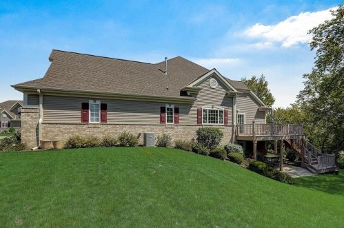 2301 Silver Fox Ct, Waukesha WI  53188-2593 exterior