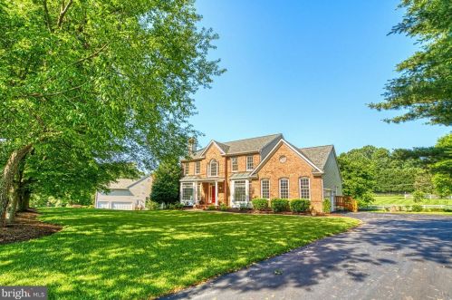 1158 Meadowlook Ct, Herndon, VA 20194-1438