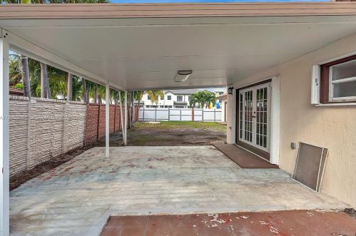 7090 5th Ave, Hialeah FL  33014-4952 exterior