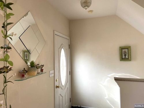 201 Philip Ave, Elmwood Park NJ  07407-2226 exterior