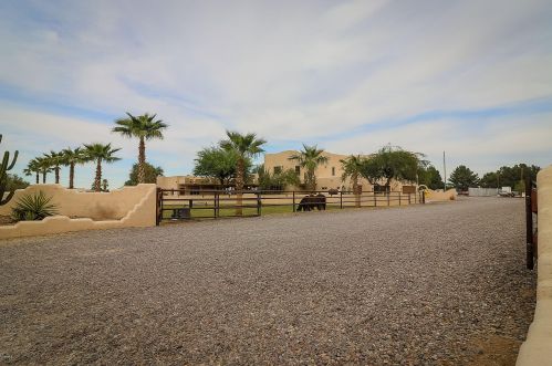 3833 67 Ave, Phoenix AZ 85033 exterior