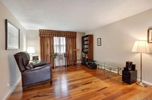 11 Timber Trl, Milford CT  06460-8616 exterior