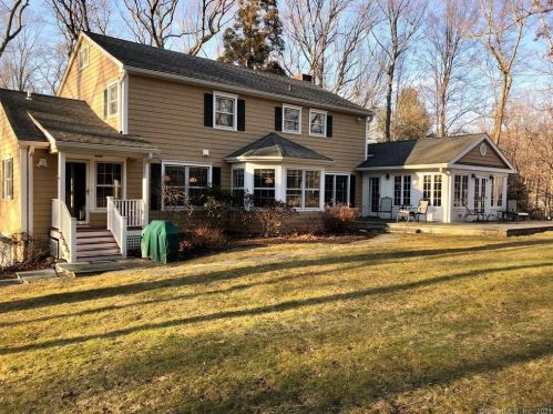 209 Fishing Trl, Stamford, CT 06903-2420