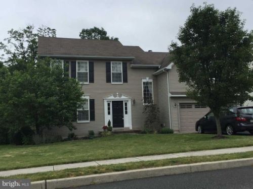 1014 Fallbrook Ln, Pottstown, PA 19464-1745
