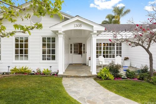 1308 Mariners Dr, Newport Beach, CA 92660-4928