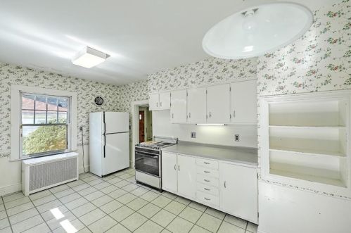 310 Elmgrove Ave, Providence RI  02906-4252 exterior