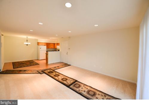 1430 Tristram Cir, West Deptford, NJ 08051-2265