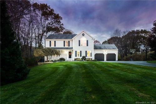2441 Huntington Rd, Bridgeport, CT 06611-5441