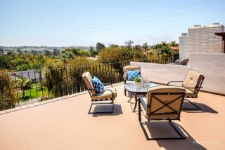 7031 Estrella De Mar Rd, Carlsbad, CA 92009-6134