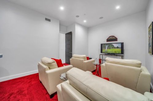 242 Broadway, Redondo Beach CA  90277-3332 exterior