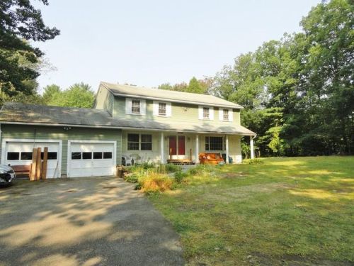 72 Benjamin Rd, Shirley, MA 01464-2600