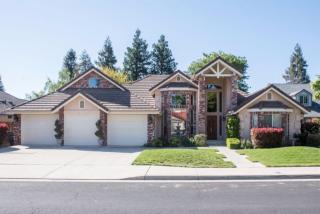 726 Cromwell Ave, Clovis CA  93611-7024 exterior