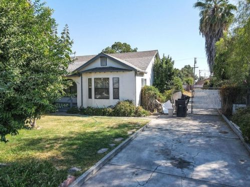 2950 Sierra St, Riverbank CA  95367-2230 exterior