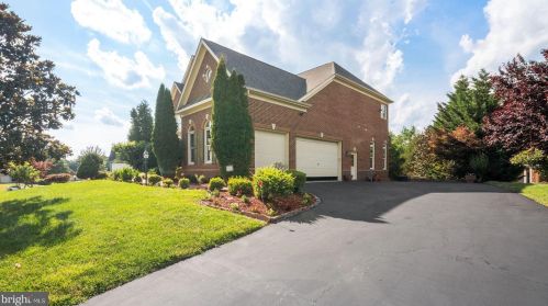 11806 Forest Heights Ct, Herndon, VA 20170-2408