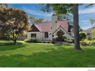 9 Myrtle Ave, Airmont, NY 10901-6310