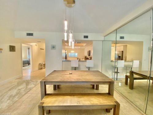 230 Sugar Pine Ln, Naples, FL 34108-2569