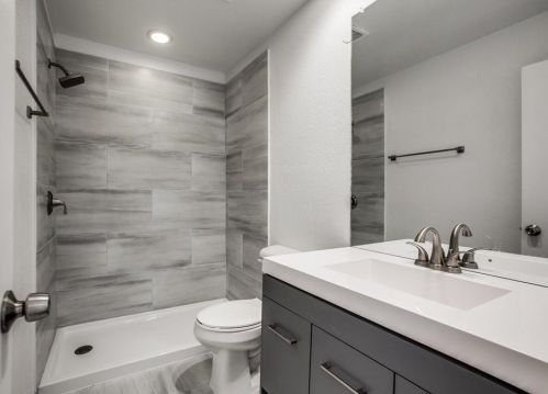 2728 Pinery Ln, Richardson TX  75080-1870 exterior