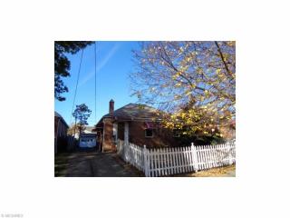 3092 136th St, Cleveland, OH 44111-1526