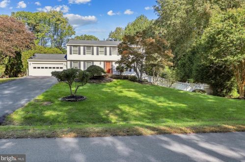 12300 Westwood Hills Dr, Herndon, VA 20171-1507