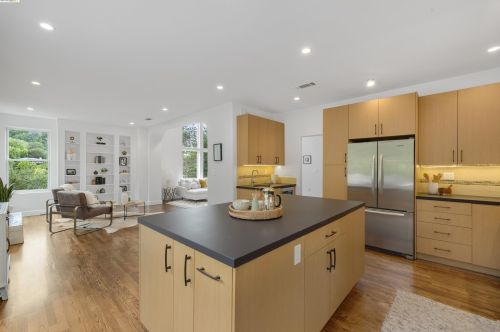 2990 Frye St, Oakland CA  94602-3545 exterior