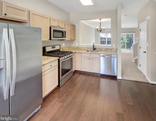 1268 Vintage Pl, Herndon VA  20194-1025 exterior