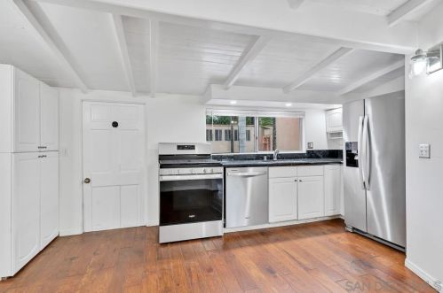 232 Rios Ave, Solana Beach CA  92075-1240 exterior