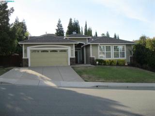 4801 Golden Bear Dr, Antioch, CA 94531-7175