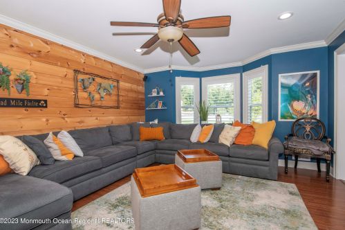 9 Maxim Ct, Jackson Twp NJ 08527-3893 exterior