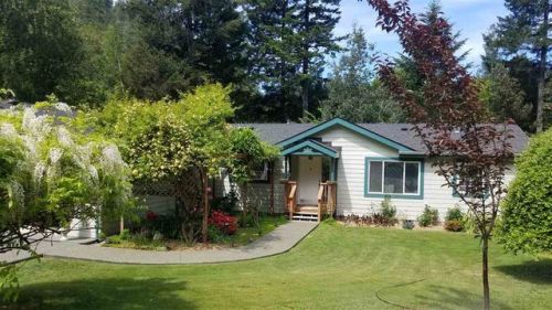 155 Valley View Dr, Gasquet, CA 95543-9602