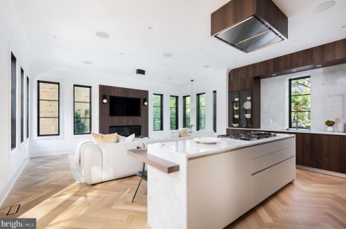 3302 Cleveland Ave, Washington DC 20008-3456 exterior