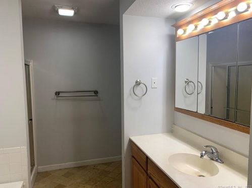 58 Johnson Cove Rd, Norwich CT  06351-1022 exterior