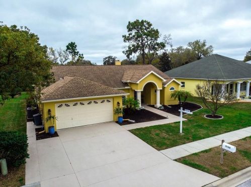 9150 Water Hazard Dr, Port Richey, FL 34667-8529