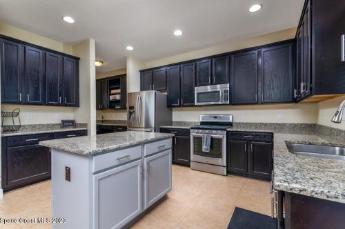 3220 Constellation Dr, Melbourne FL 32940-2365 exterior