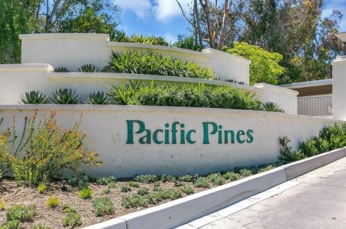 1810 El Camino Real, Encinitas CA  92024-4953 exterior