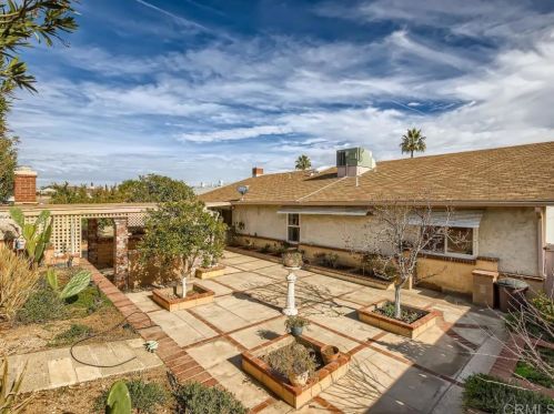 27509 Boston Dr, Menifee CA  92586-2105 exterior