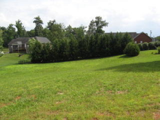 1048 Heathwood West Dr, Cookeville, TN 38506-6632