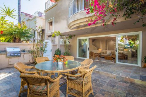 938 D Ave, San Diego, CA 92118-2506