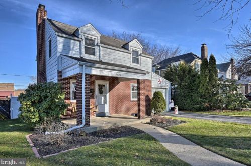 3924 Derry St, Harrisburg, PA 17111-2235