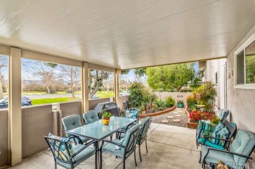 3210 Merrill Dr, Torrance CA 90503-7115 exterior