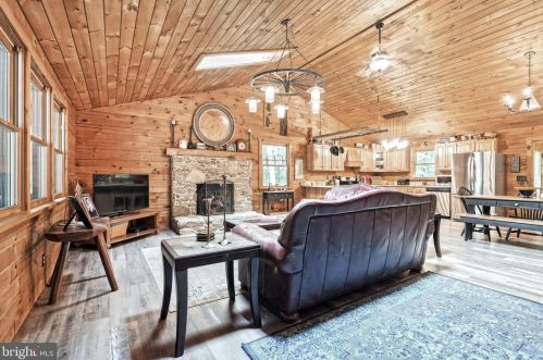 315 Bacon Rd, Red Lion PA  17356-8887 exterior