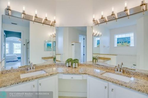 1525 79th Ave, Vero Beach FL  32966-1261 exterior