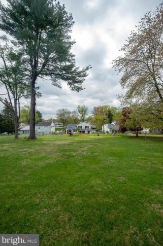 136 Green Hill Rd, Norristown PA  19406-2026 exterior