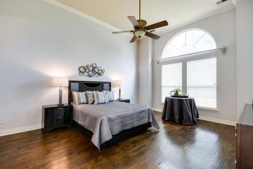 4604 Deer Valley Ln, Richardson TX  75082-3872 exterior