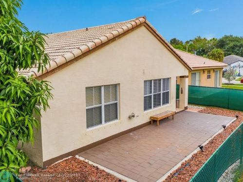 20826 21 St, Hollywood FL 33029-2334 exterior