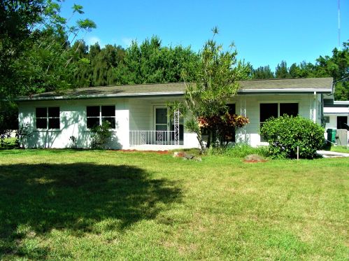 1100 Hartman Rd, Fort Pierce, FL 34947-4404