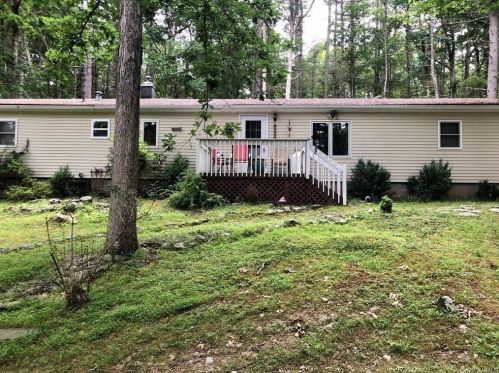 29 Kern Rd, Barryville, NY 12719-5210