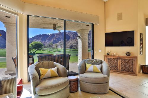 49503 Avenida Vista Bonita, La Quinta CA  92253-2537 exterior