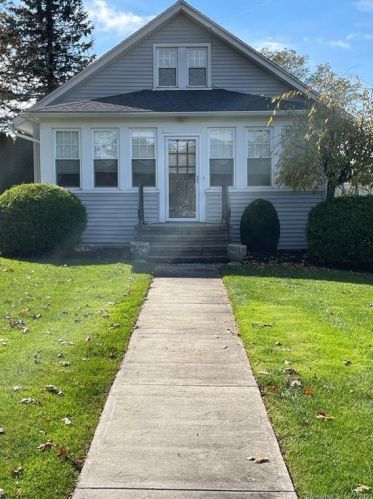 14 Clintonville Rd, North Haven CT  06473-2321 exterior