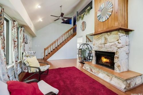 1 George Hill Rd, Mount Sinai, NY 11766-1909