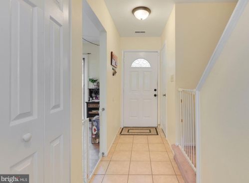 22 Bayberry Ct, West Deptford, NJ 08096-2914